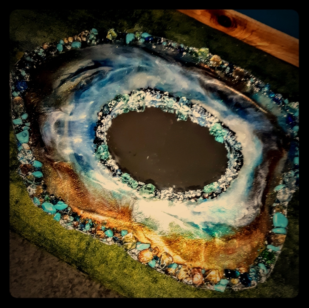 RESIN GEODE MIRROR
